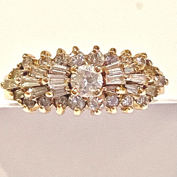 14KT Gold Round & Baguette Diamond Cluster Ring - Picture 3 of 10